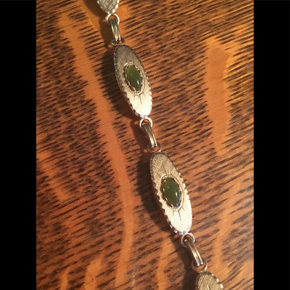 Vintage Link Bracelet w/Jade Green Color Stones - Picture 3 of 8